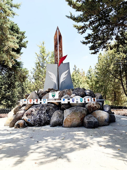 אנדרטת אוגדה 36 (עוצבת געש) בלטרון - פיסול סביבתי מבזלת המשלב את סמל האוגדה, מעשה ידי האמן וינקלר