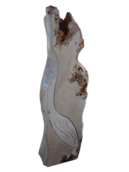 מכחול ביד היוצר - יצירת פיסול סביבתי אמנותית מבית וינקלר אנדרטאות המשלבת חומרים איכותיים ועיצוב מקורי