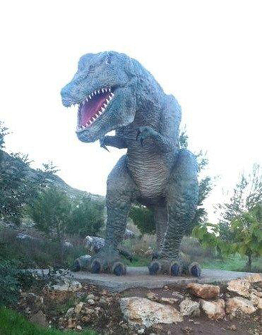 פסל דינוזאור ענק - יצירת פיסול סביבתי באורך 8.5 מטרים עם שלד מתכת וציפוי פיברגלס בפארק ענבה במודיעין