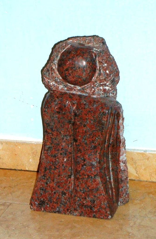 מלאך מסיניי - יצירת פיסול סביבתי אמנותית מאת וינקלר אנדרטאות המציגה דמות מלאכית בהשראת הר סיני